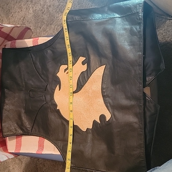 Leather Vest with horse heads on it Size 40 - Picture 5 of 9